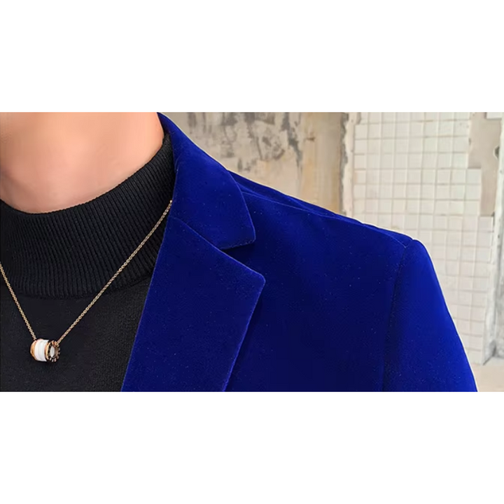 Elegant men's velvet blazer, slim fit with one button, in rich colors, perfect for formal occasions like weddings and galas.