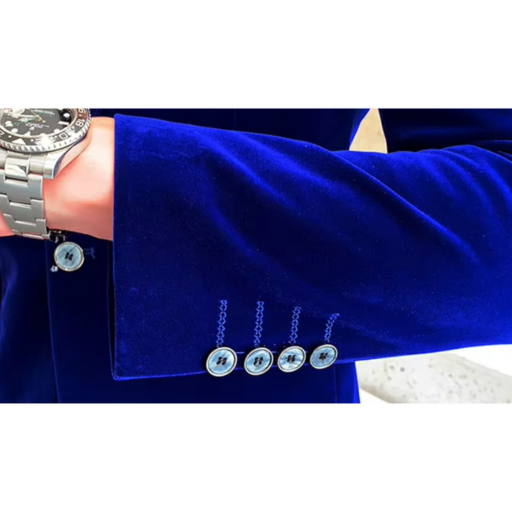 Elegant men's velvet blazer, slim fit with one button, in rich colors, perfect for formal occasions like weddings and galas.