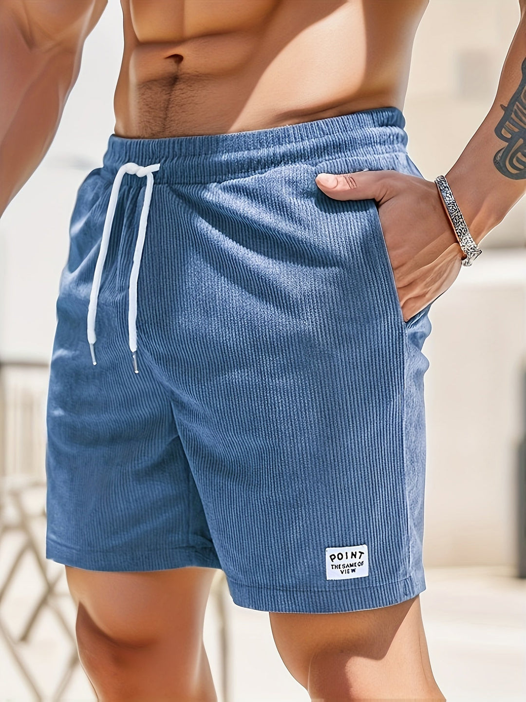 Men's breathable striped summer shorts in light fabric, ideal for hot weather, showcasing casual elegance and comfort.