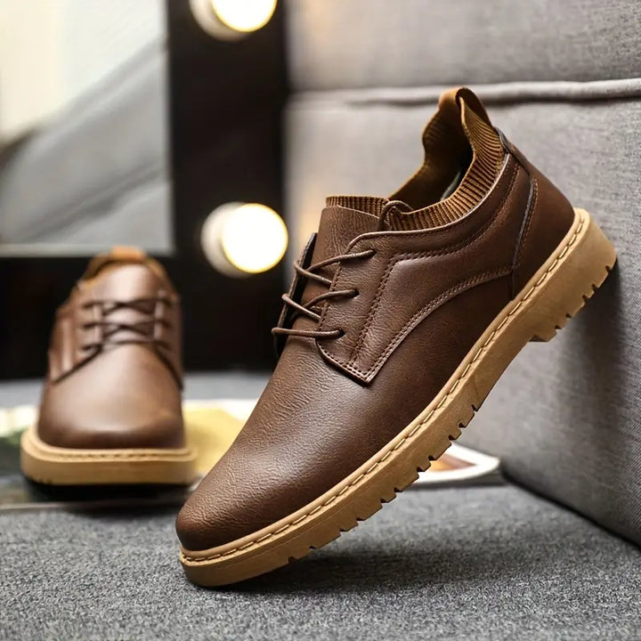 Men's classic brown leather non-slip lace-up shoes with stylish finish, perfect for smart-casual wear and autumn outfits.