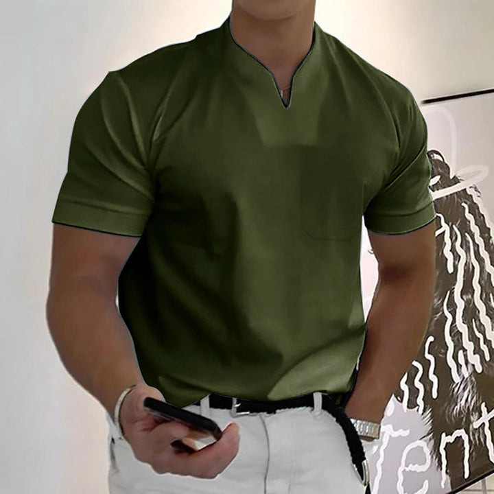 "Men's elegant casual polo shirt, timeless design, showcasing a refined style in a versatile and comfortable fit."