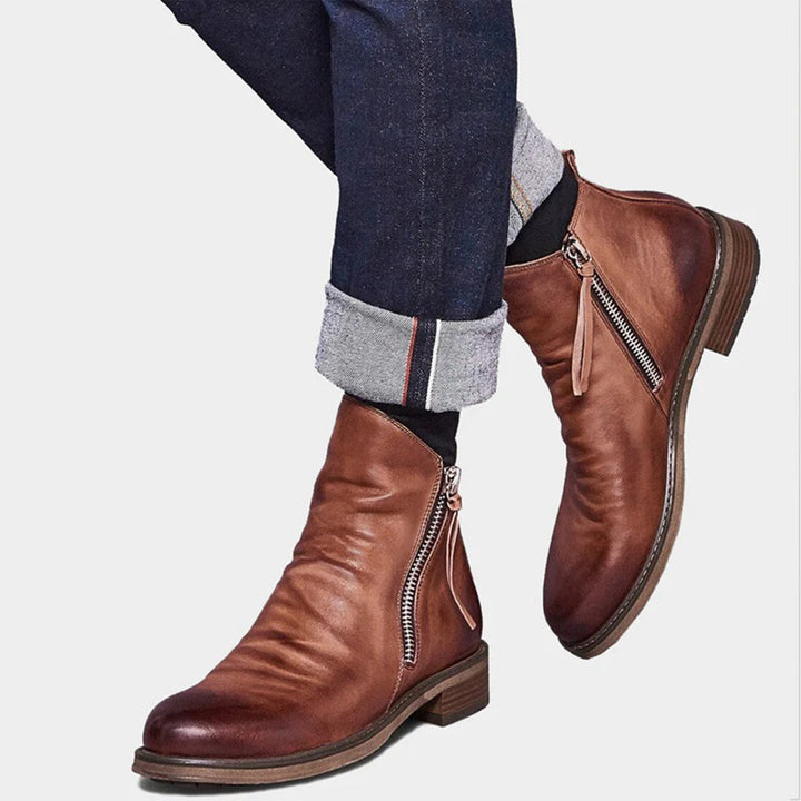 Men's fashionable zipper boots in brown with sleek design, side zipper closure, suitable for all seasons, ideal for men.