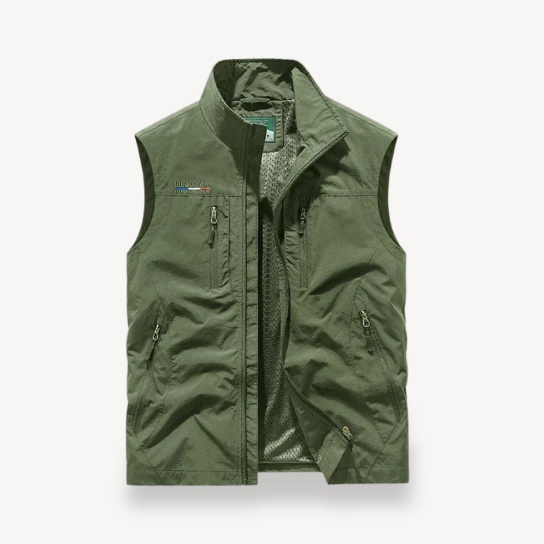 "Men's lightweight polyester summer vest jacket, sleeveless, with zippered pockets, ideal for warm weather activities."