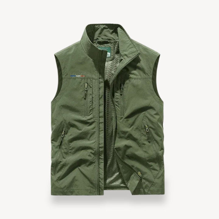 "Men's lightweight polyester summer vest jacket, sleeveless, with zippered pockets, ideal for warm weather activities."