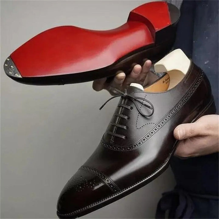 "Men's Oxford Formal Shoes with polished leather and brogue detailing, ideal for elegance and style at formal occasions."