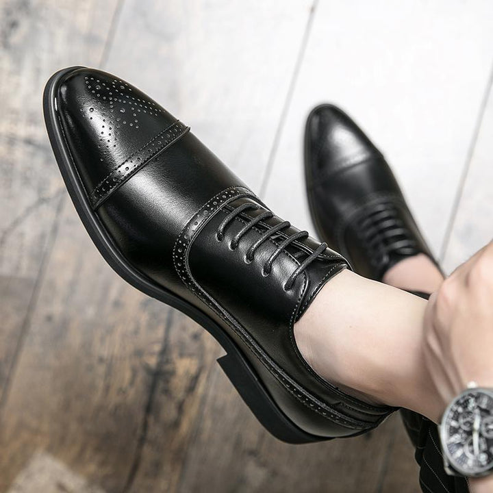 "Men's Oxford Formal Shoes with polished leather and brogue detailing, ideal for elegance and style at formal occasions."