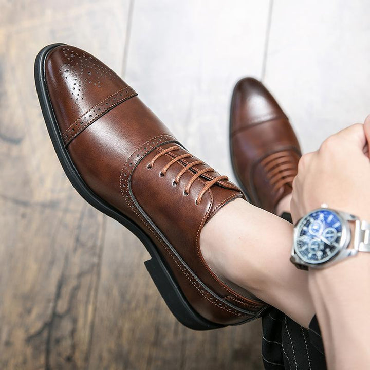 "Men's Oxford Formal Shoes with polished leather and brogue detailing, ideal for elegance and style at formal occasions."