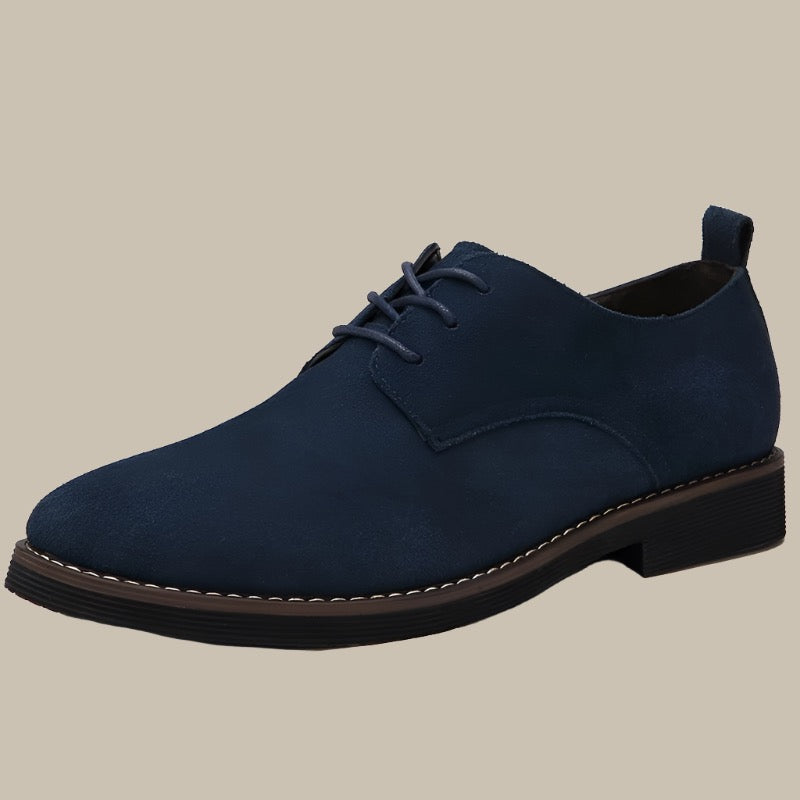 Men's suede Oxford shoes in refined green for autumn, featuring a sleek, elegant design perfect for formal occasions.