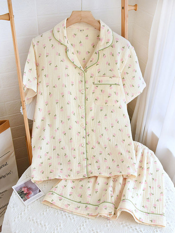 "Women's luxurious cotton summer pyjama set - breathable, elegant design with a relaxed fit and long sleeves."