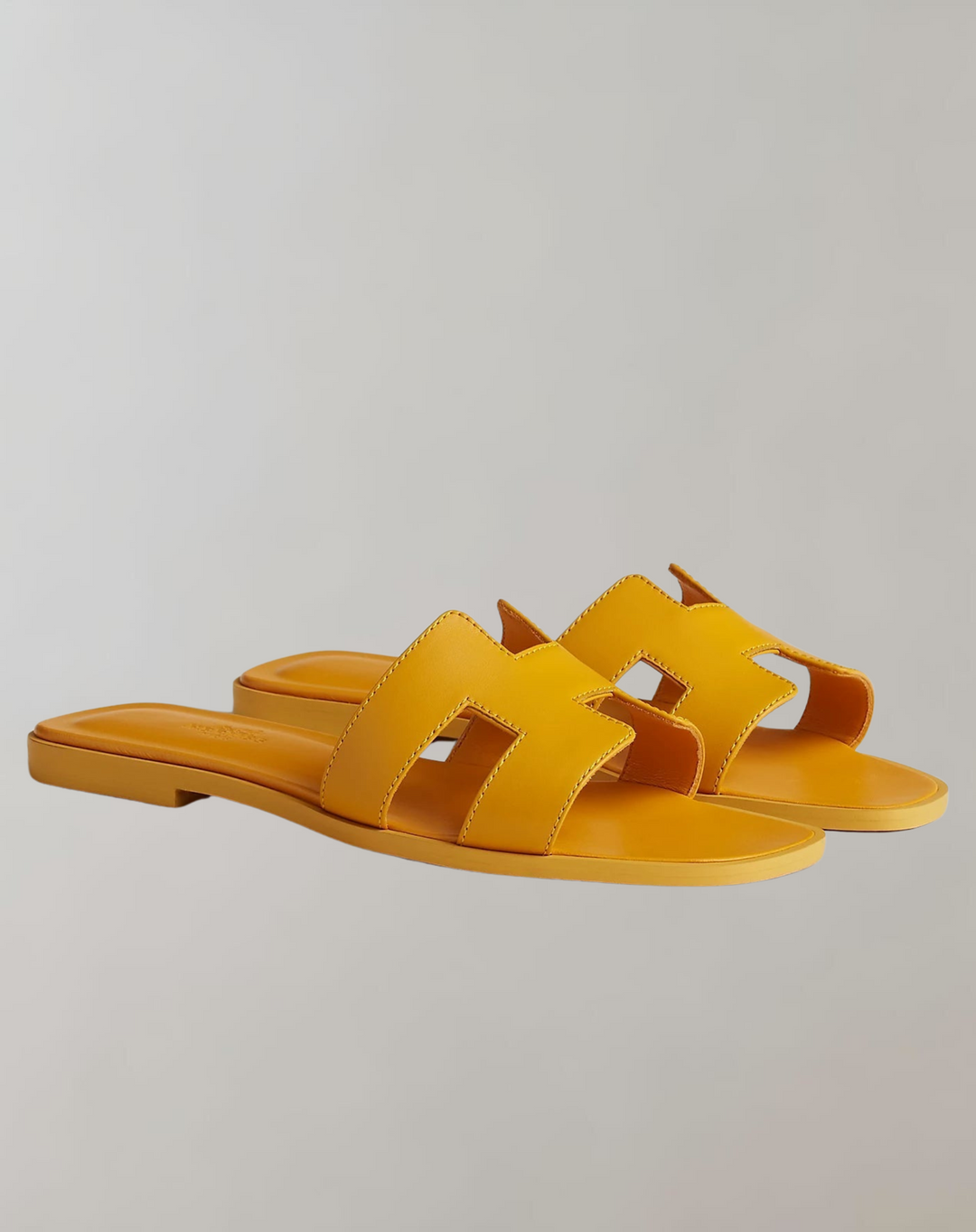 "Women's summer slippers, lightweight ergonomic design, breathable materials, durable anti-slip sole, casual style footwear."