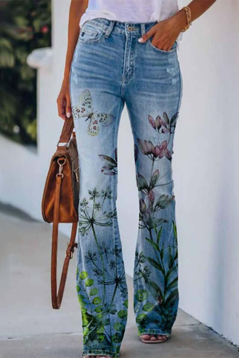 Women's Floral Embroidered Pocket Regular Fit Jeans