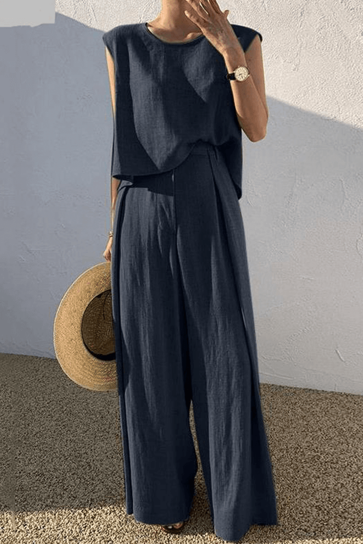 Women's Loose-Fit Minimalist Outfit