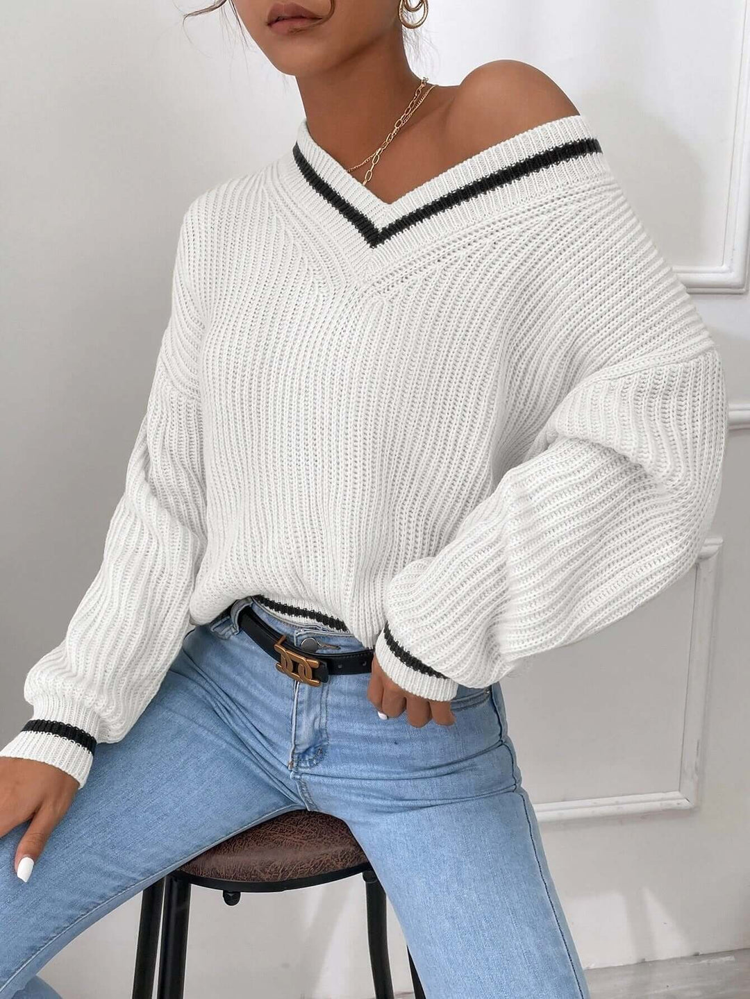 Women's Striped V-Neck Relaxed Fit Jumper