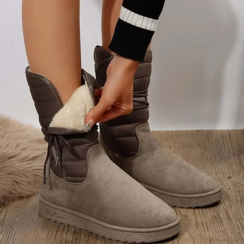 Women's Fur Lined Lace-Up Winter Boots