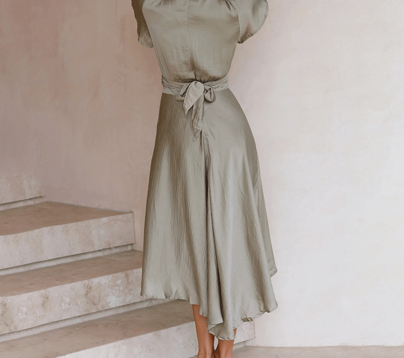 Elegant Midi Dress with Split