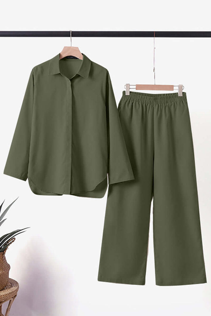 Women's Two-Piece Fold-Over Collar Set