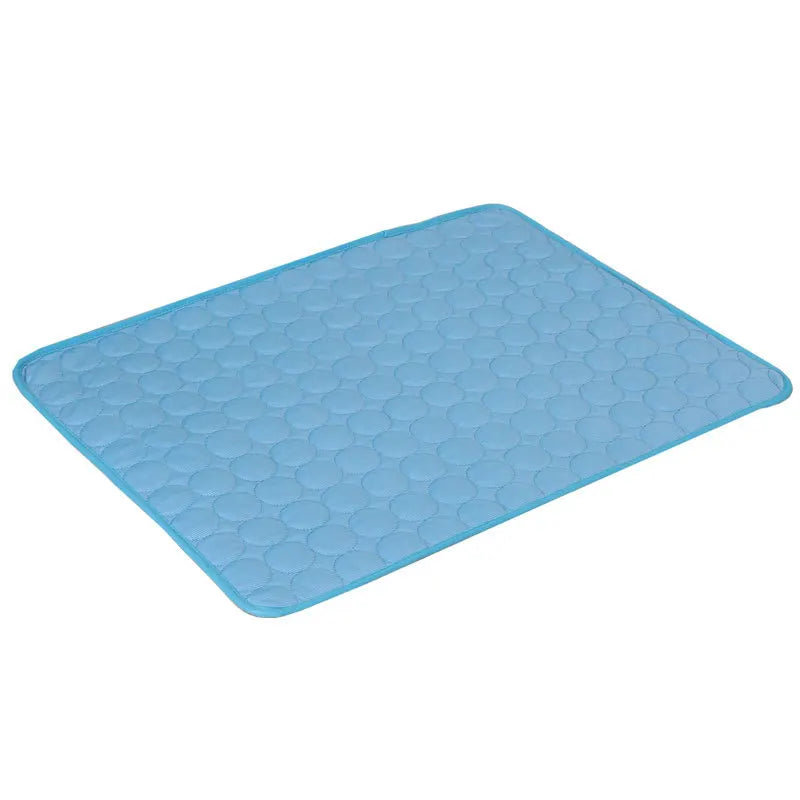 "Breathable cooling mat for pets with plush fabric, ideal for dogs & cats. Ensures comfort and heat relief during hot days."