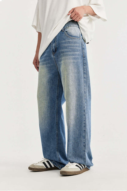 Relaxed Fit Wide-Leg Jeans