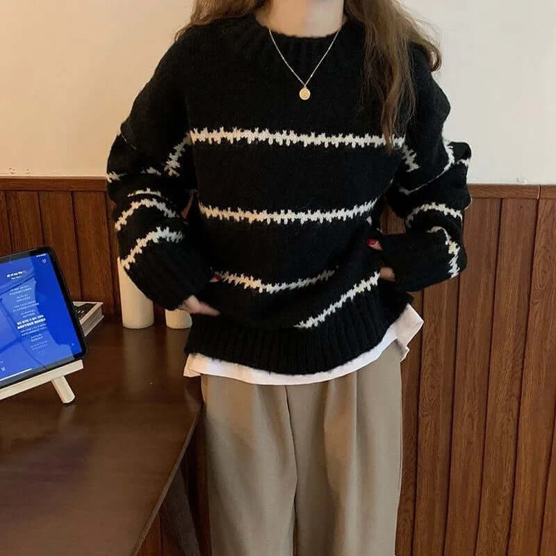 Women's Striped Knitted Round Neck Sweater