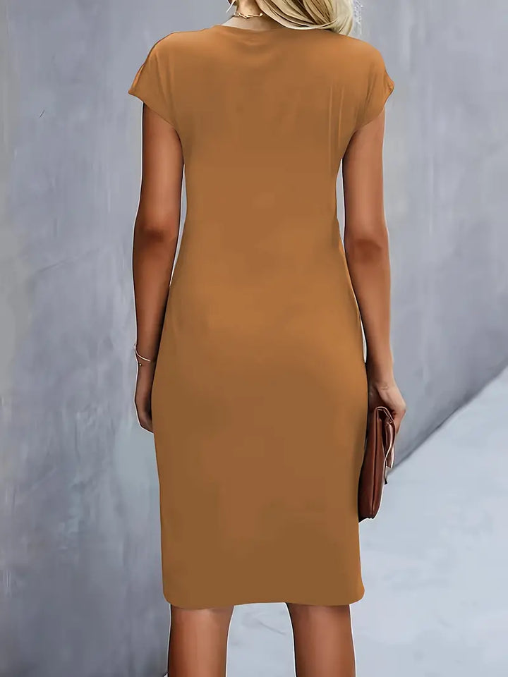 Elegant women's knee-length sheath dress with ruched waist, shown in dark green. Perfect for day-to-night wear.
