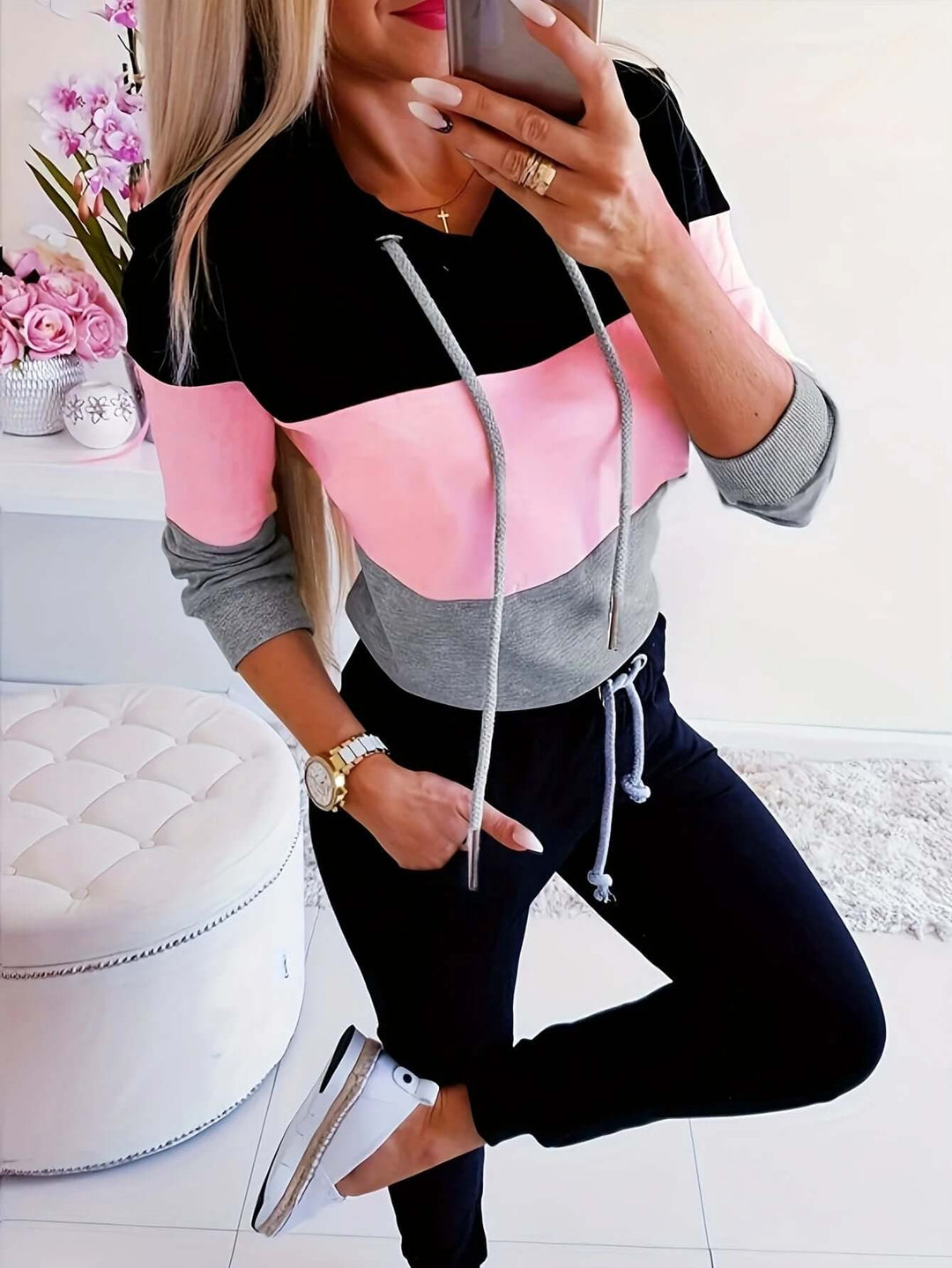Women's Colour Block Relaxed Fit Sweatshirt