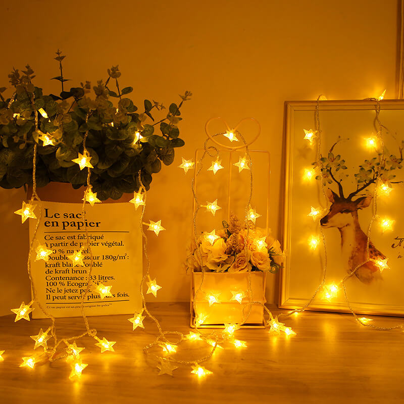 "Light green children's blackout bed canopy; elegant polyester fabric; blocks light; ideal for cribs, creating a cozy vibe."