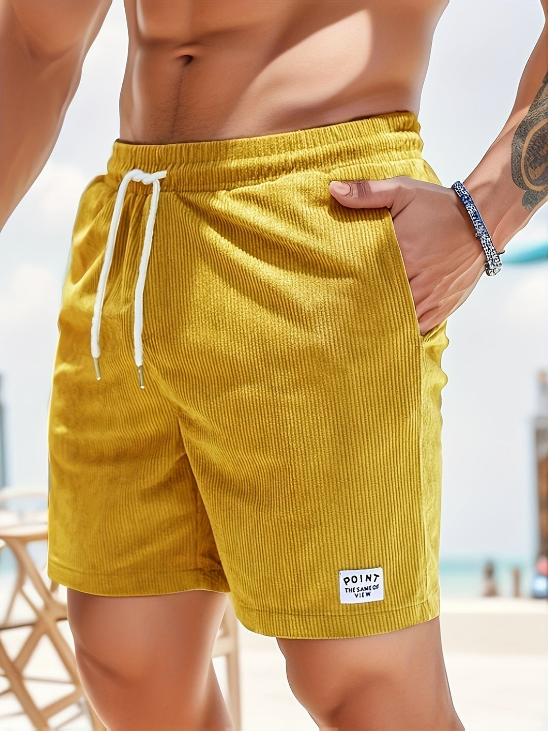 Men's breathable striped summer shorts in light fabric, ideal for hot weather, showcasing casual elegance and comfort.
