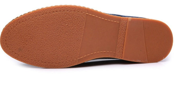 "Men's classic suede Oxford shoes, elegant design for versatility, perfect for formal and casual occasions."