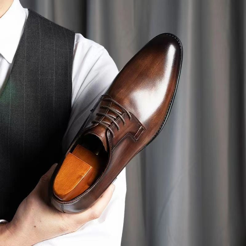 "Men's genuine leather dress shoes, Elithro Series, with premium craftsmanship and elegant, sophisticated design."