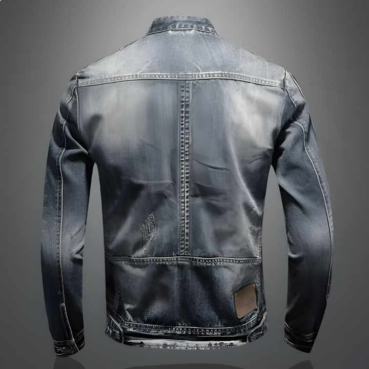 "Men's retro denim jacket with vintage wash, lightweight tailored fit, button-up front and functional pockets, classic style"