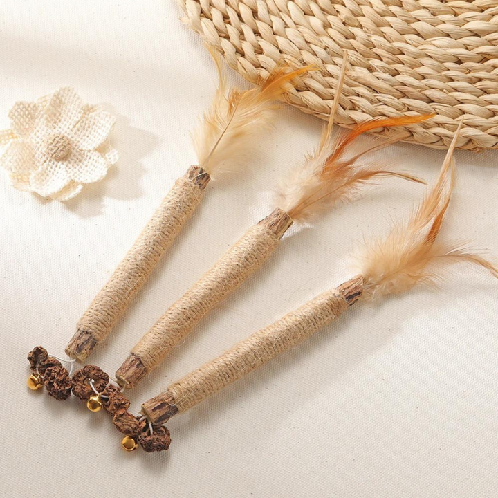 "Natural dental chew toy for cats, silvervine sticks promoting healthy teeth and playful activity, pet supplies."