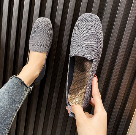 Orthopedic women's slip-on loafers with non-slip sole, chic design, cushioned comfort, ergonomic, breathable upper, square to