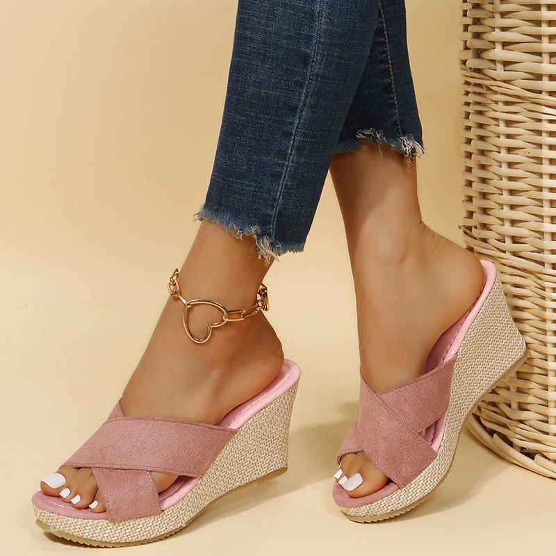 Orthopedic women's wedge sandals with braided strap and open-toe, offering comfort and style for summer outings.