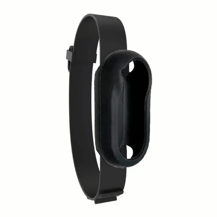 "Pet collar camera with 160° wide-angle lens and HD 1080P video, designed for cats and dogs, fits comfortably on collars."