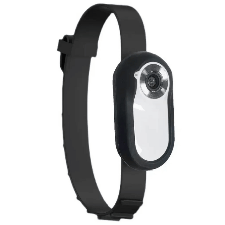 "Pet collar camera with 160° wide-angle lens and HD 1080P video, designed for cats and dogs, fits comfortably on collars."