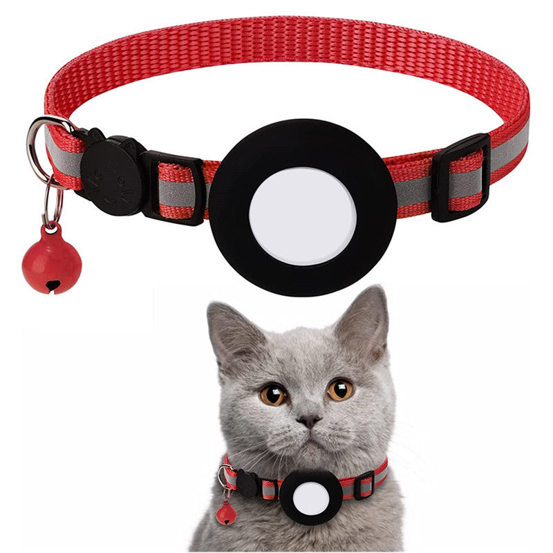 Reflective adjustable cat collar with AirTag holder, lightweight design, and reflective stripes for low-light safety.