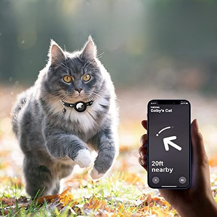 "Reflective cat GPS tracker collar with quick release, enhances safety and visibility for your pet's outdoor adventures."