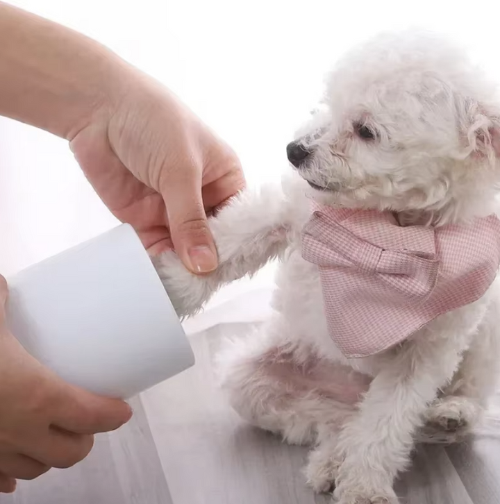 "Silicone paw cleaner for pets with soft bristles; portable, eco-friendly; ideal for dogs and cats' sensitive paws."