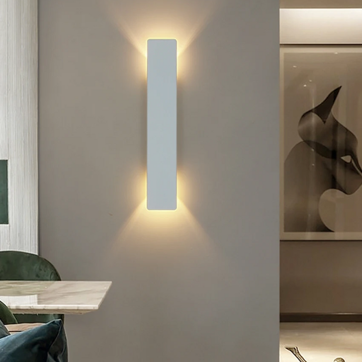 "Weatherproof IP65 LED wall light for gardens, sleek aluminum design, energy-efficient, white light, outdoor lighting solutio