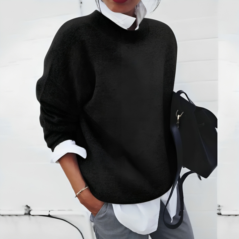 "Women's casual knit cashmere sweater in khaki with long sleeves and a solid pattern, ideal for cool autumn days."