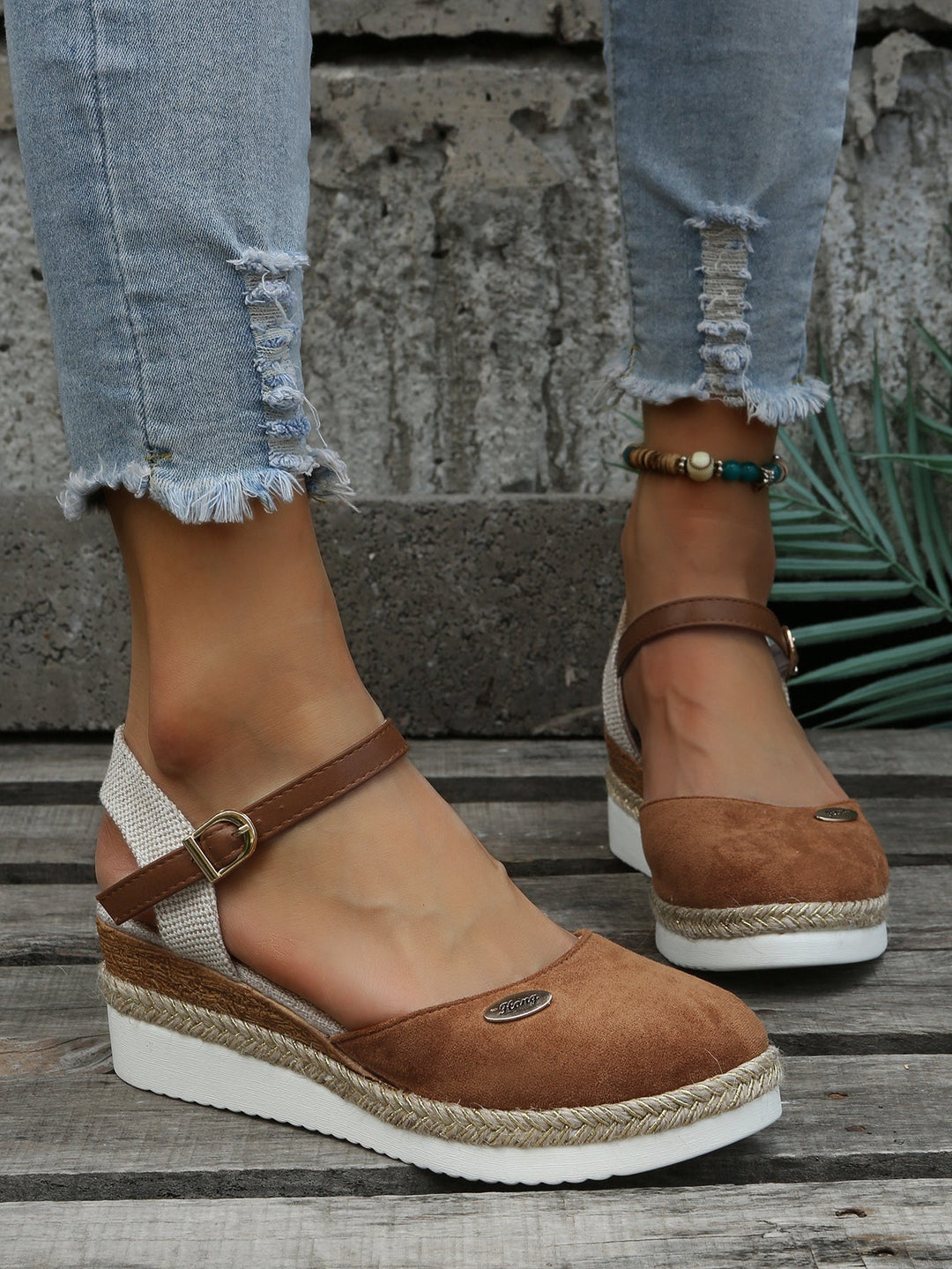 Women's chic orthopedic espadrille sandals with breathable material, lightweight design, and versatile style for comfort.