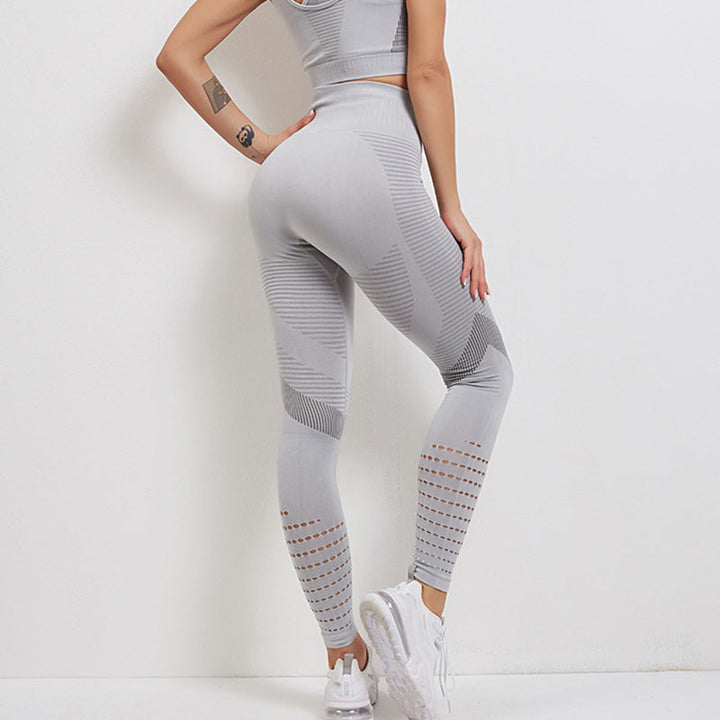 "Women's high-waisted sport leggings, sculpting fit, black, breathable fabric, enhances silhouette, ideal for fitness and cas