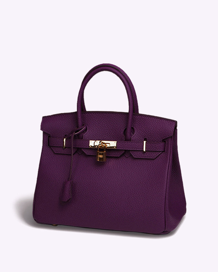 Women's luxury leather shoulder bag; elegant brown design with adjustable strap, perfect for any occasion; timeless style.