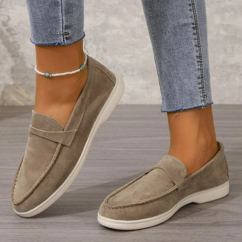 Women's suede slip-on loafers, classic design, sleek silhouette, perfect for casual and office wear, in soft suede.
