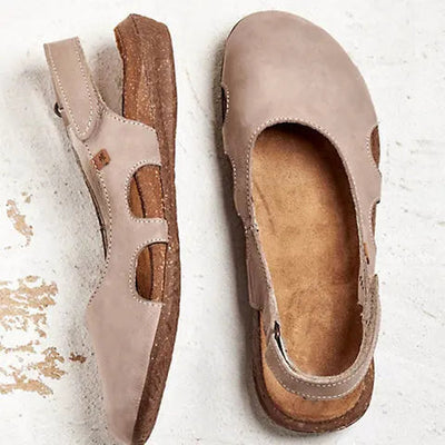 Women's supportive summer sandals with adjustable straps, featuring ergonomic arch support and breathable design.