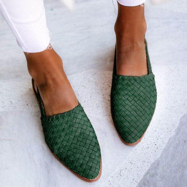 Women's woven leather flats, multiple colors, handwoven, flexible sole, cushioned insole, stylish and comfortable design.